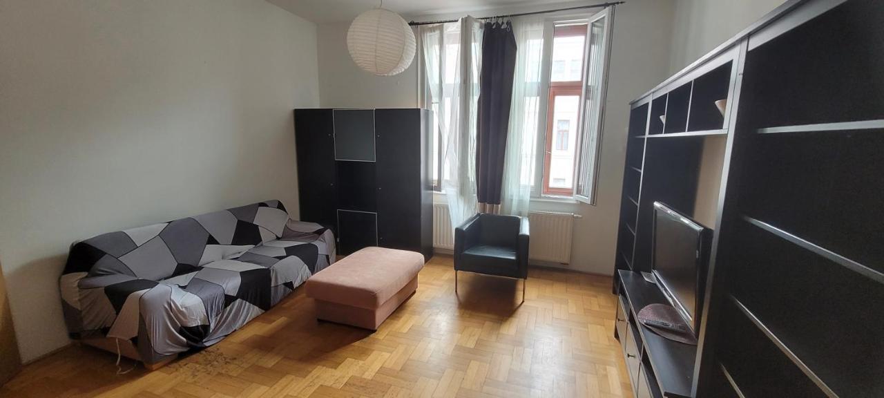 Cozy Downtown Apartment Budapest Exterior photo